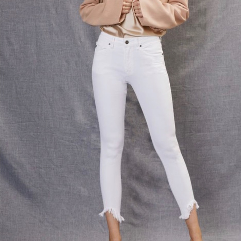 Size 5/26 Kancan High Rise White Skinny Jeans